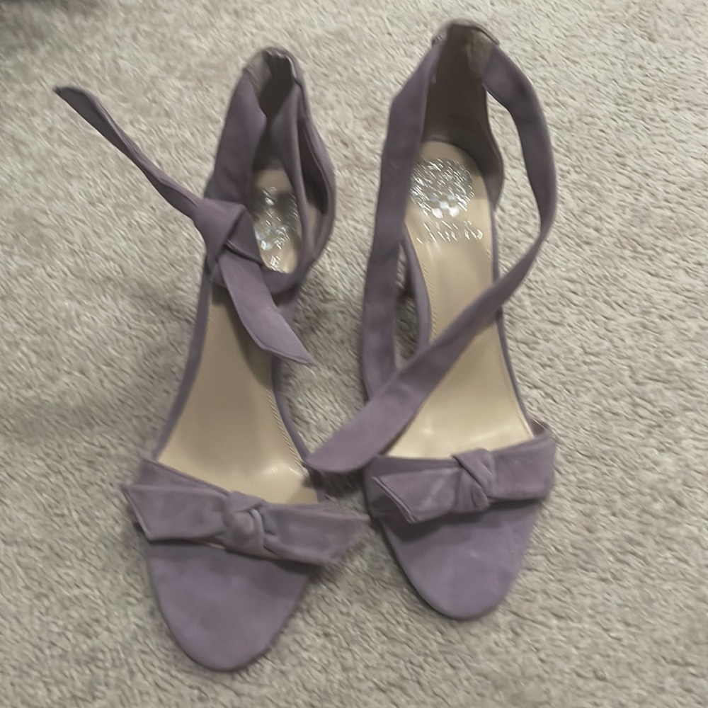 Vince Camuto sandals - Picture 2 of 5